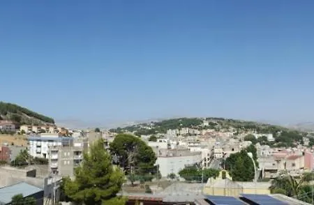Con Terrazzino בית הארחה 4*