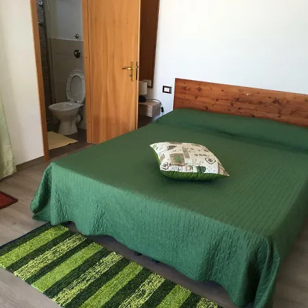 Con Terrazzino בית הארחה